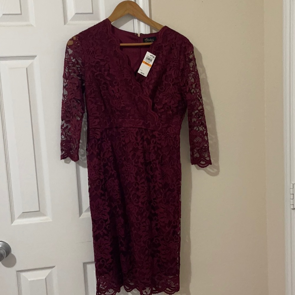 NWT Thalia Sodi dress maroon lace king sleeved S